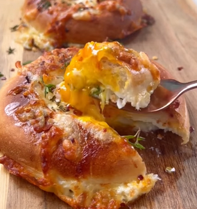 Cheesy Eggy Breakfast Bagels